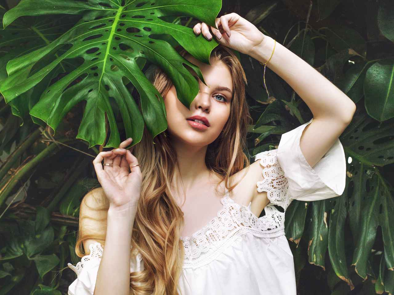 汗や皮脂で崩れない!夏メイクの“2大悩み”を解決するプロのテクニック