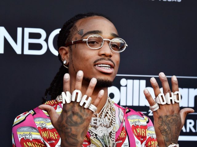 人気ラッパーのクエヴォが29歳で「高校卒業」を報告、大学進学も示唆