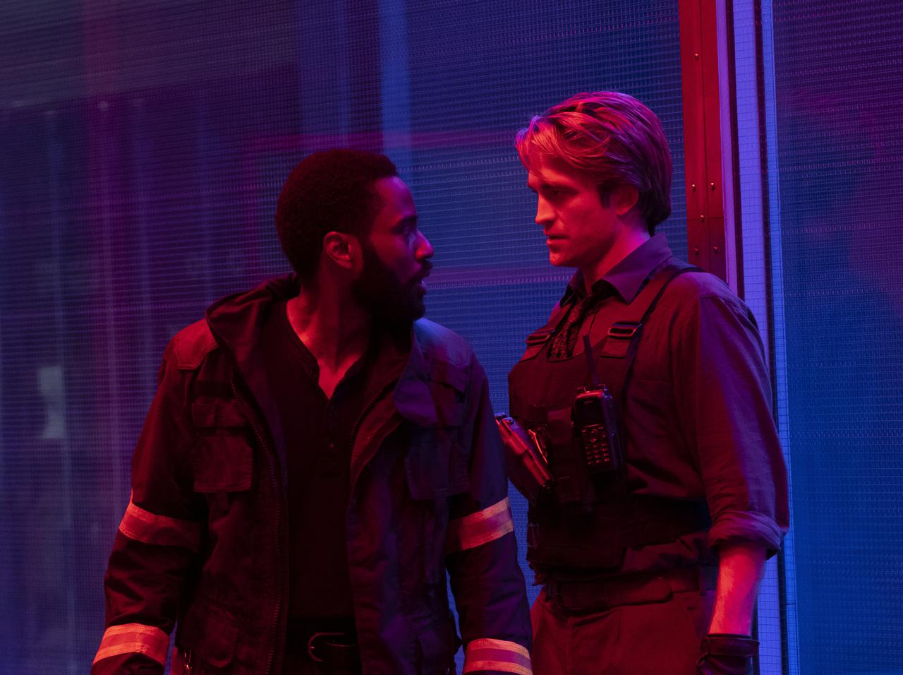 ノーラン監督、あのシーンは「本物の飛行機」を爆破していた!ロバート・パティンソンも驚き