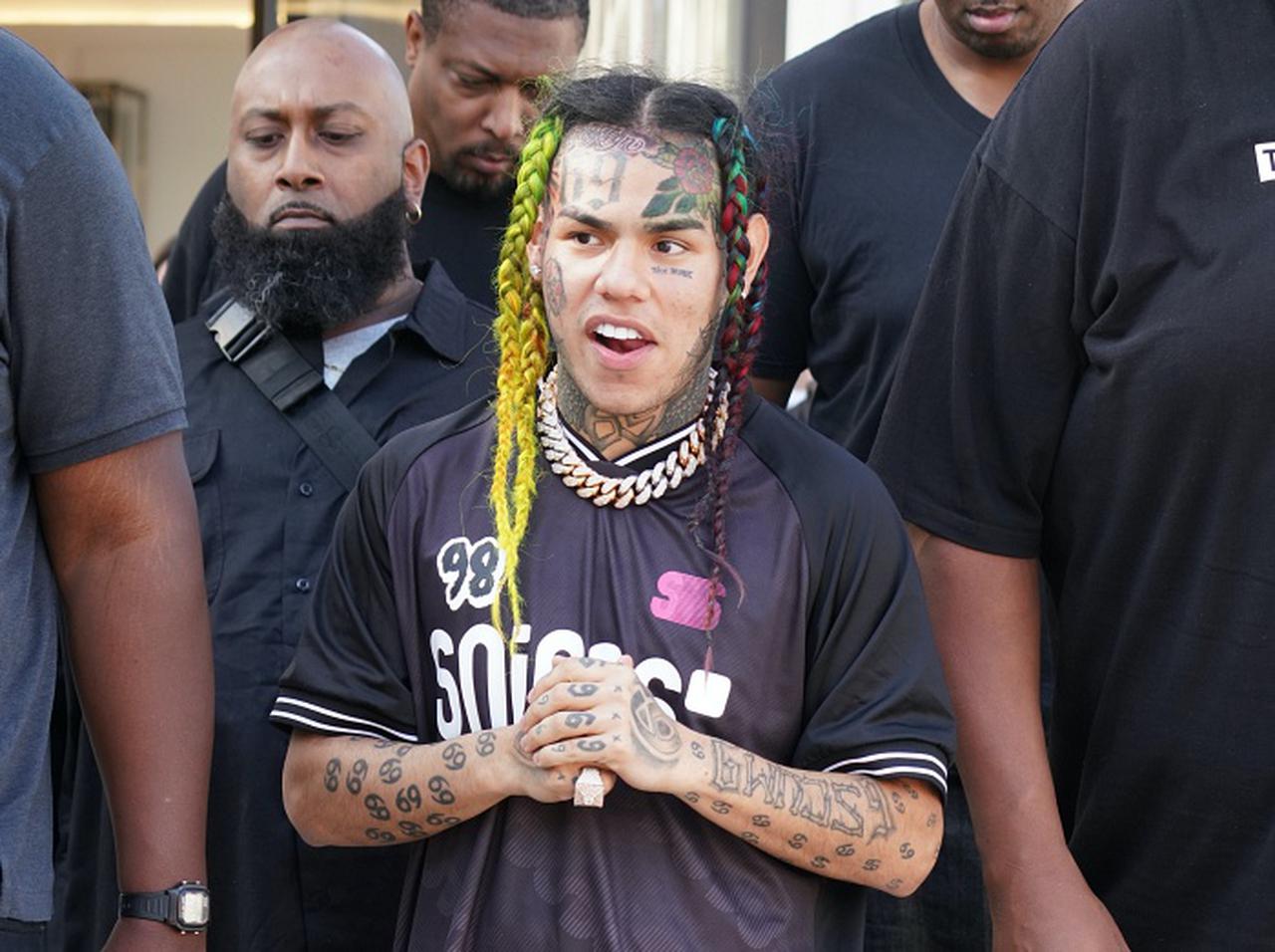 “自宅監視”中のテカシ69、MV撮影のために外出が認められ来週新曲をリリースか