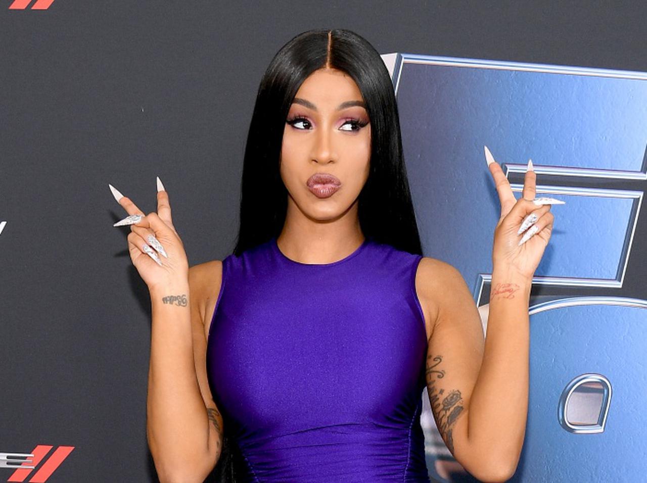 カーディ・B、800円で買える「市販の除毛クリーム」の実力に感心