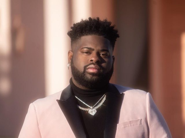 R＆B界屈指のピンク好きシンガー、ピンク・スウェッツが新曲「ノット・オーライ」をリリース