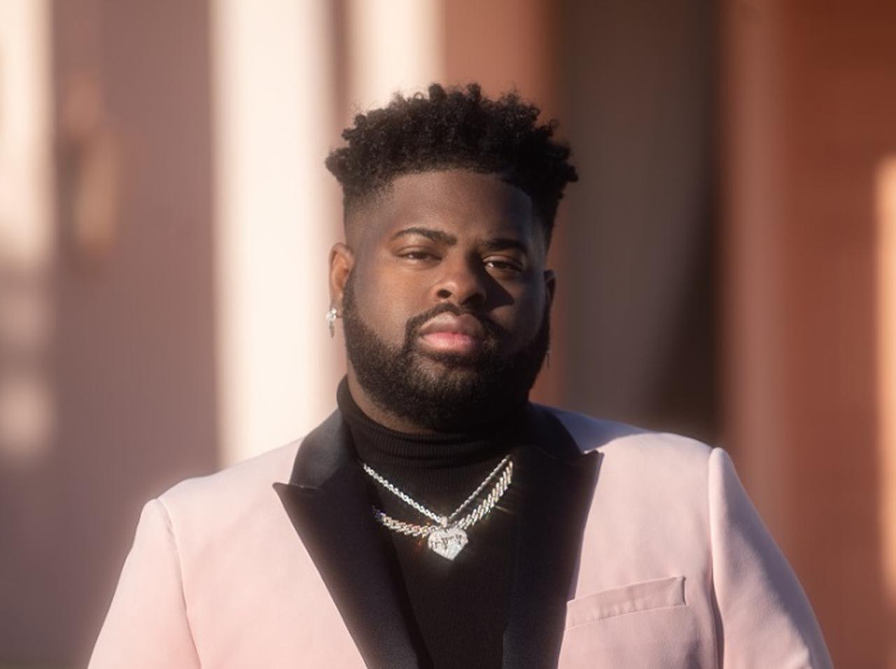 R＆B界屈指のピンク好きシンガー、ピンク・スウェッツが新曲「ノット・オーライ」をリリース