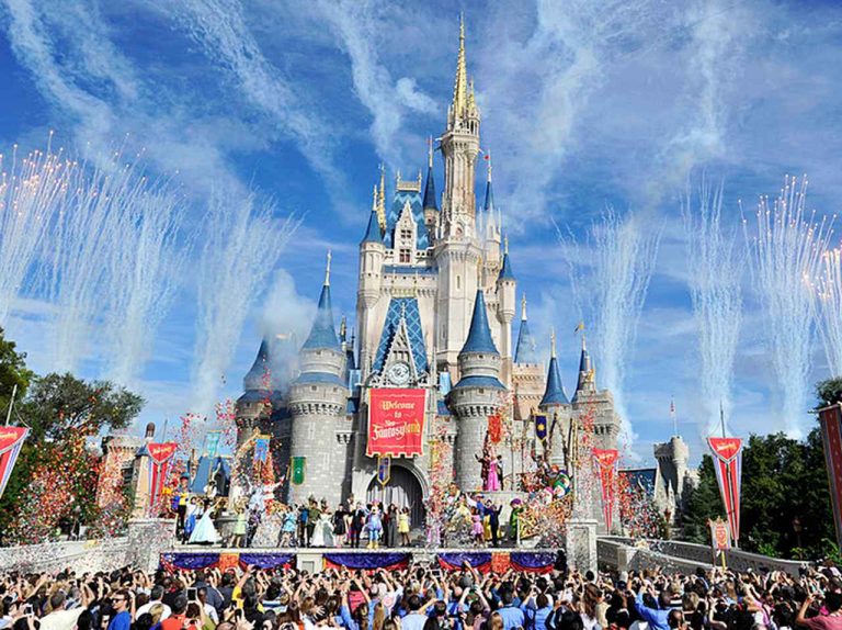 ディズニー従業員が「絶対に所持してはいけない物」を隠し持っていた疑いで逮捕