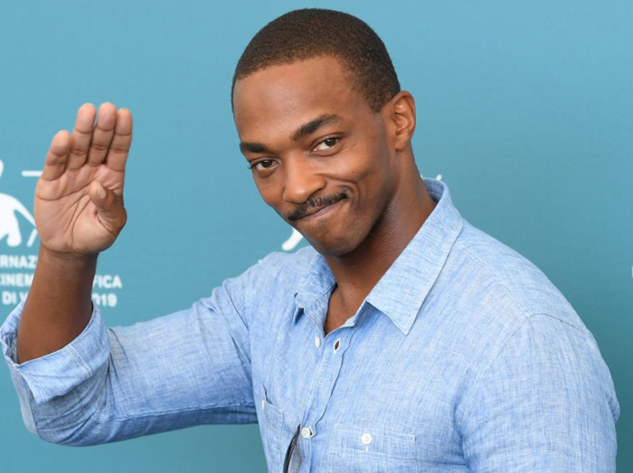 マーベル俳優アンソニー・マッキー、「地元のヒーローたち」に感謝のしるし