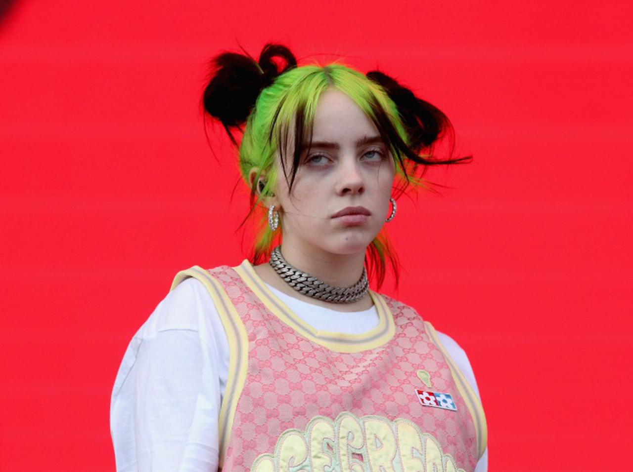 ビリー・アイリッシュ、警察官による黒人男性射殺に「放送禁止用語」を使ってブチギレ