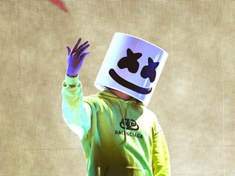 覆面DJマシュメロは歌詞も魅力的!代表曲の胸キュン歌詞をMVと共にご紹介