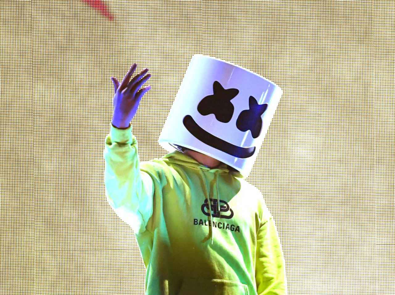 覆面DJマシュメロは歌詞も魅力的！代表曲の胸キュン歌詞をMVと共にご紹介