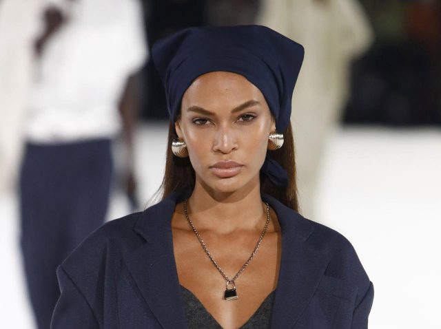 トップモデルのジョアン・スモールズ、黒人は「トレンド」じゃない