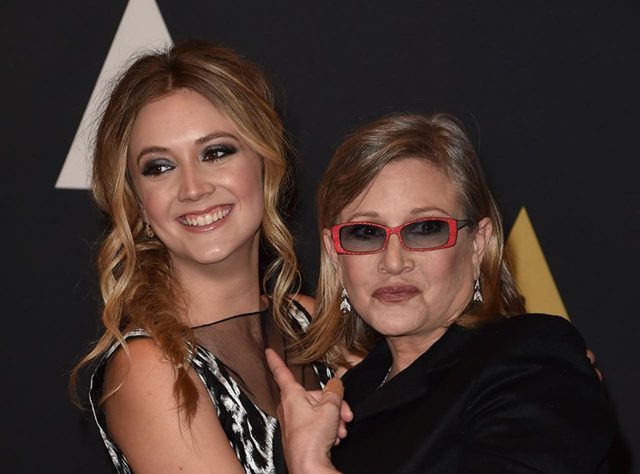 キャリー・フィッシャー27歳娘、セレブの孫と婚約！イエスのかわりに言った言葉とは？