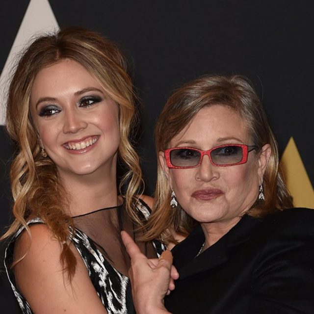 キャリー・フィッシャー27歳娘、セレブの孫と婚約！イエスのかわりに言った言葉とは？