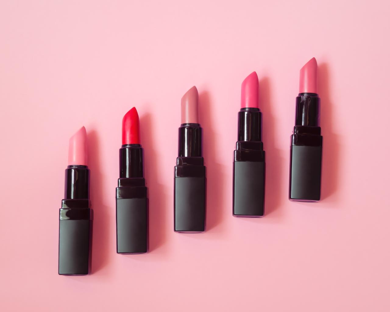 理想のピンクリップが見つかる!イエベ・ブルベ別の選び方