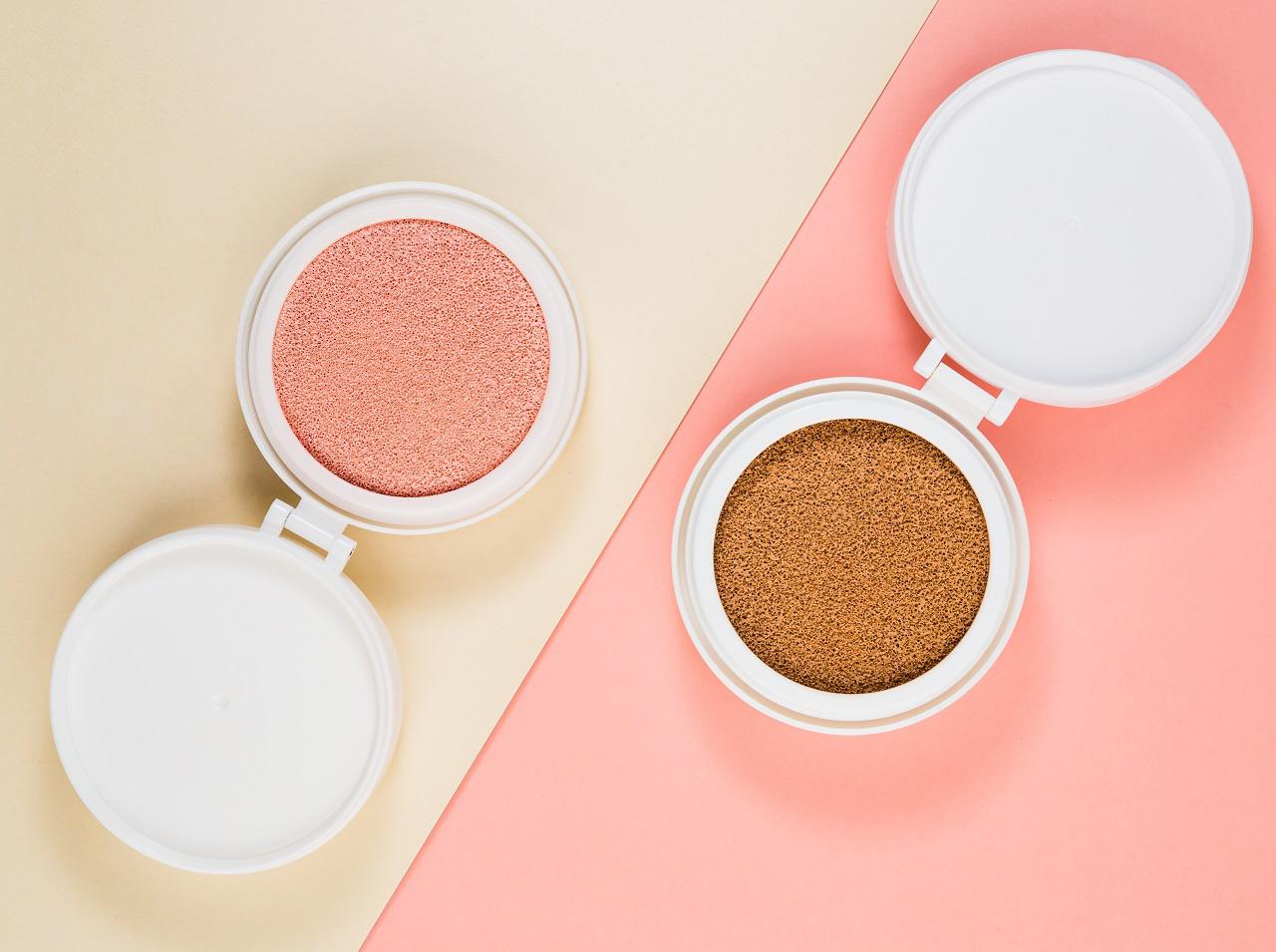 プロの絶賛「クッションファンデ」はどれ?とっておきの美肌に見せるコスメ4選