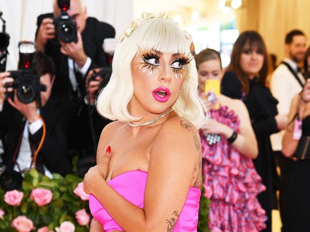 レディー・ガガ、見知らぬ女性に「着ていた服」をあげてしまった理由に心が震える