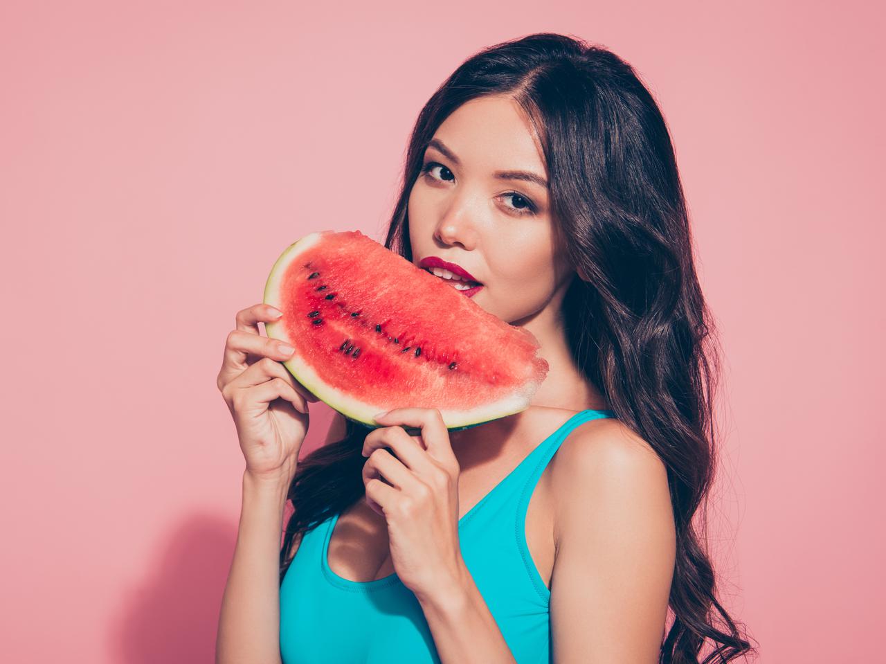 ハリ・つや・透明感UP！実は「スイカコスメ」は美肌の宝庫だった