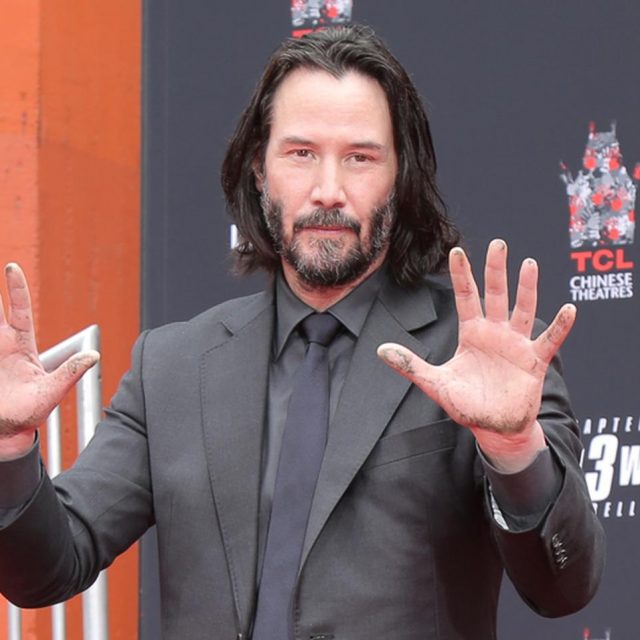 キアヌ・リーブスと15分間「Zoom対談できる権利」がオークションに出品