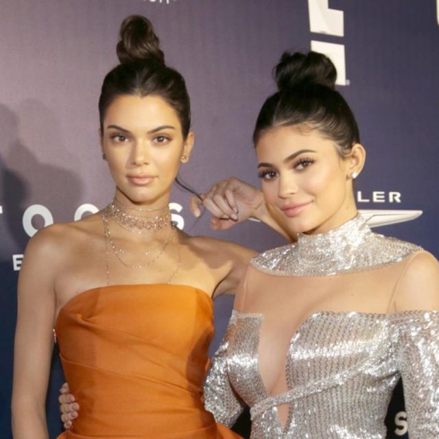 ケンダル・ジェンナー＆カイリー・ジェンナー、女性として生きる父親を称える