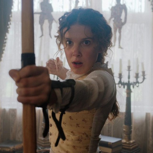 ミリー・ボビー・ブラウン、「シャーロック・ホームズの妹」演じる新作映画の配信が決定＆場面写真が公開