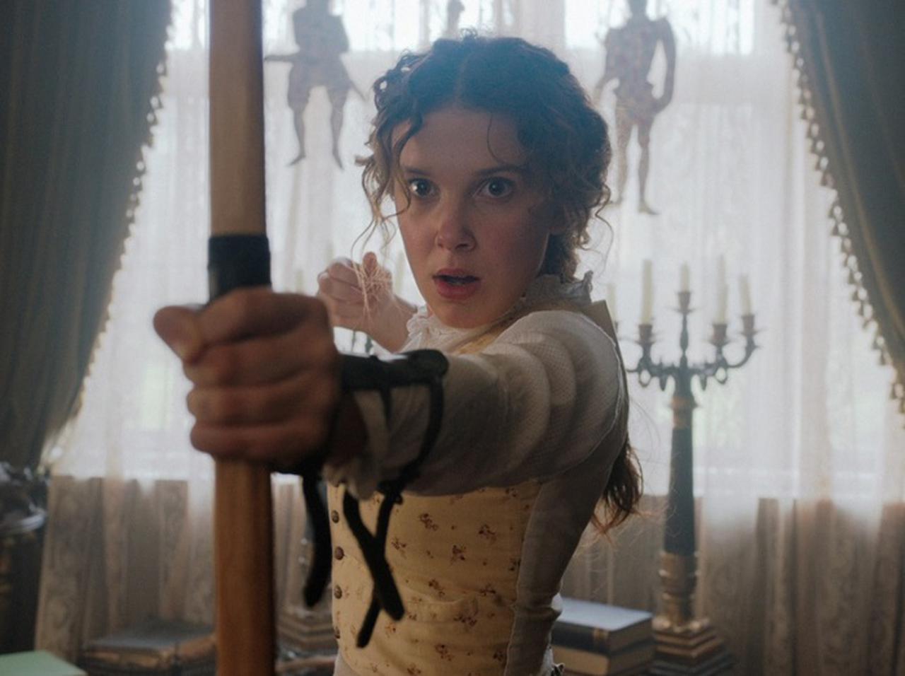 ミリー・ボビー・ブラウン、「シャーロック・ホームズの妹」演じる新作映画の配信が決定&場面写真が公開