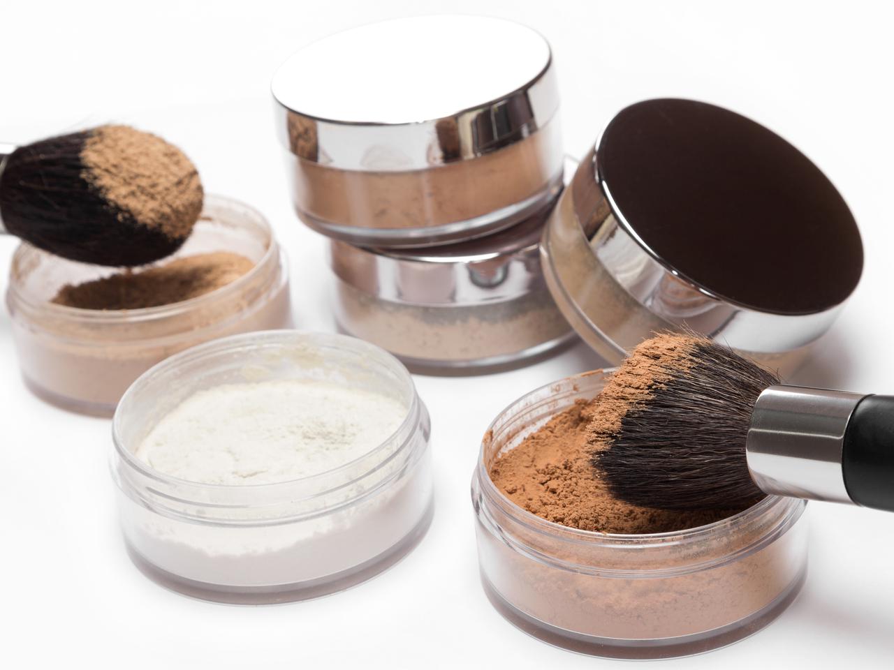 ツヤ肌叶う！ルースパウダーを「2色」持っておきたいワケ