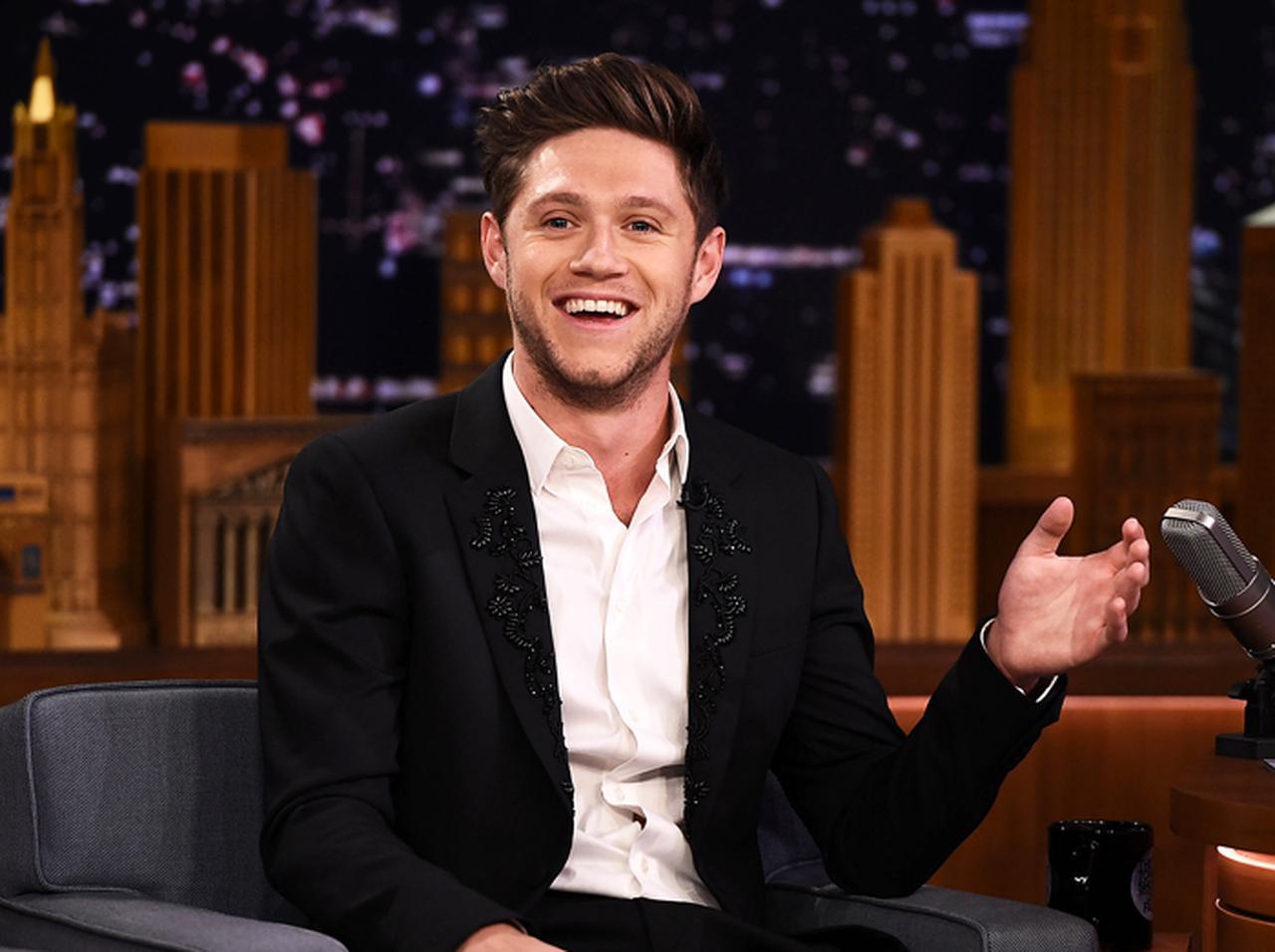 ナイル・ホーラン、「匂わせ特定班」のハッスルぶりをイジる