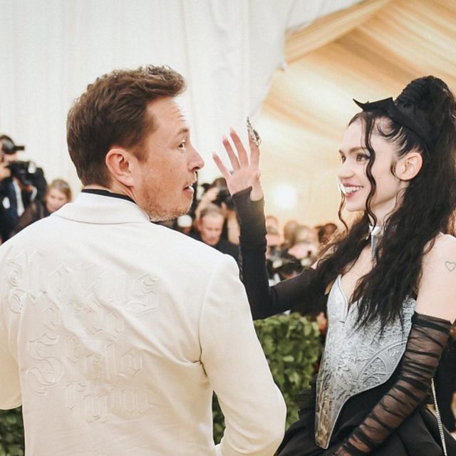 テスラ社イーロン・マスクと恋人のグライムス、難解と話題だった子供の最終的な名前が判明