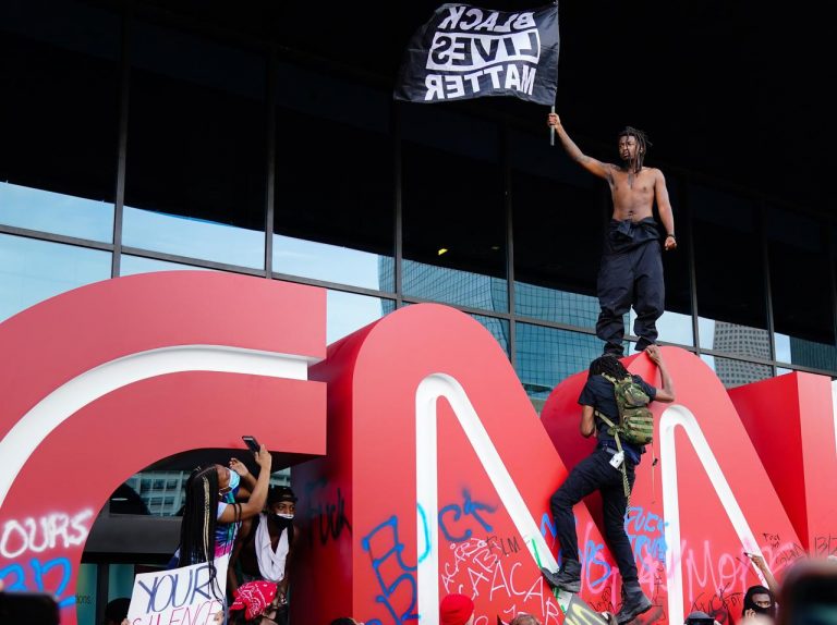 アメリカの抗議デモBlack Lives Matter、週末に何が起こった?衝撃エピソードを総まとめ