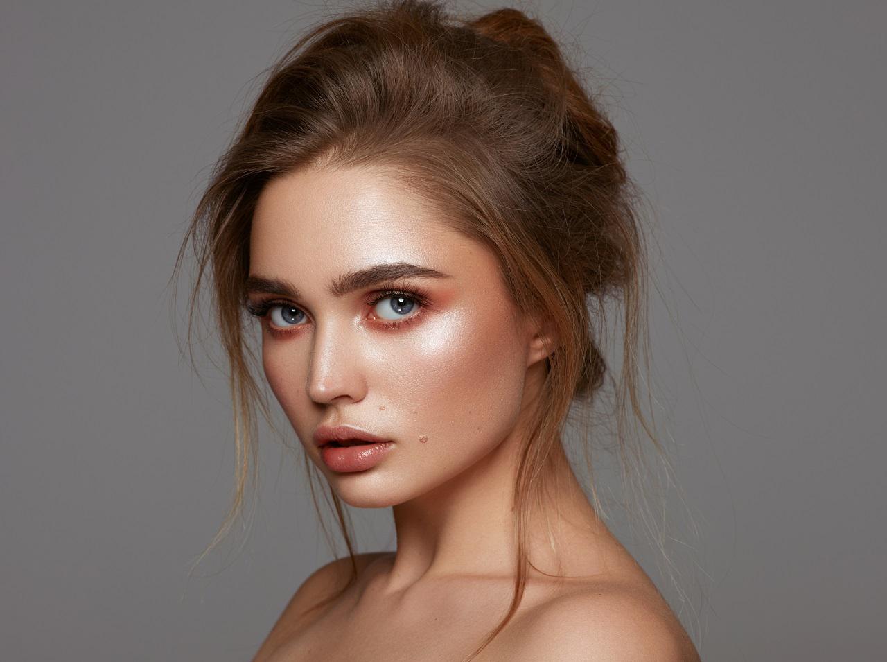 自然な太眉はこうつくる!プロが実践する眉毛メイクのコツ3つ