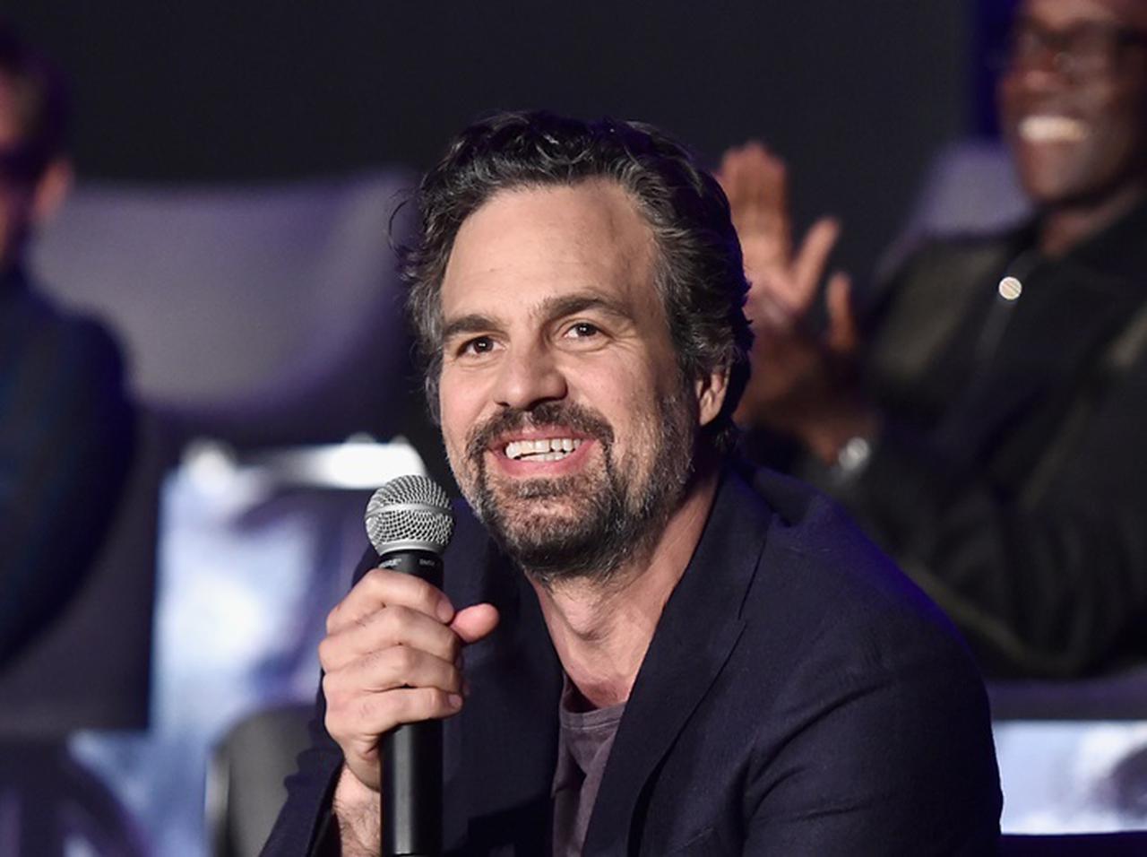 マーク・ラファロ、新型コロナ対策のマスクに『アベンジャーズ』愛を感じる