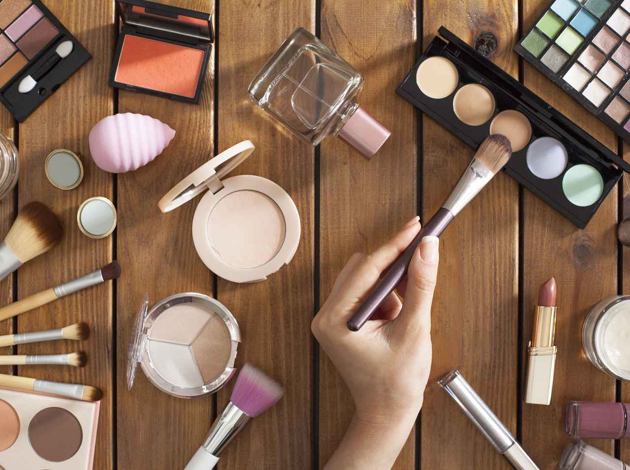 「すっぴん風メイク」で盛るには？薄化粧で終わらせないプロの秘訣