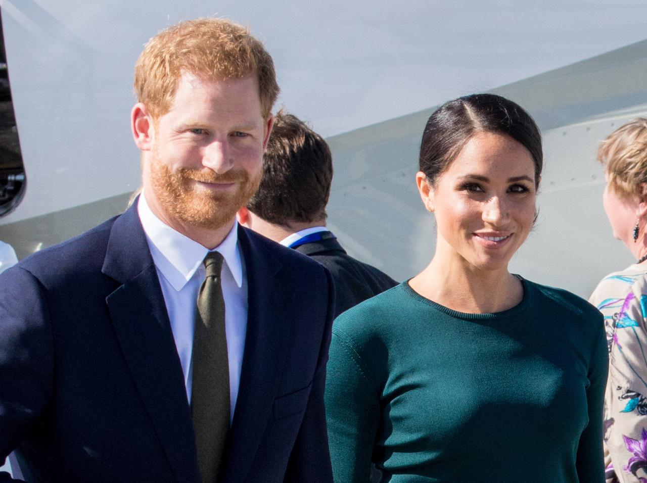 王室脱退のメーガン妃とヘンリー王子、仕事復帰のための契約を結ぶ