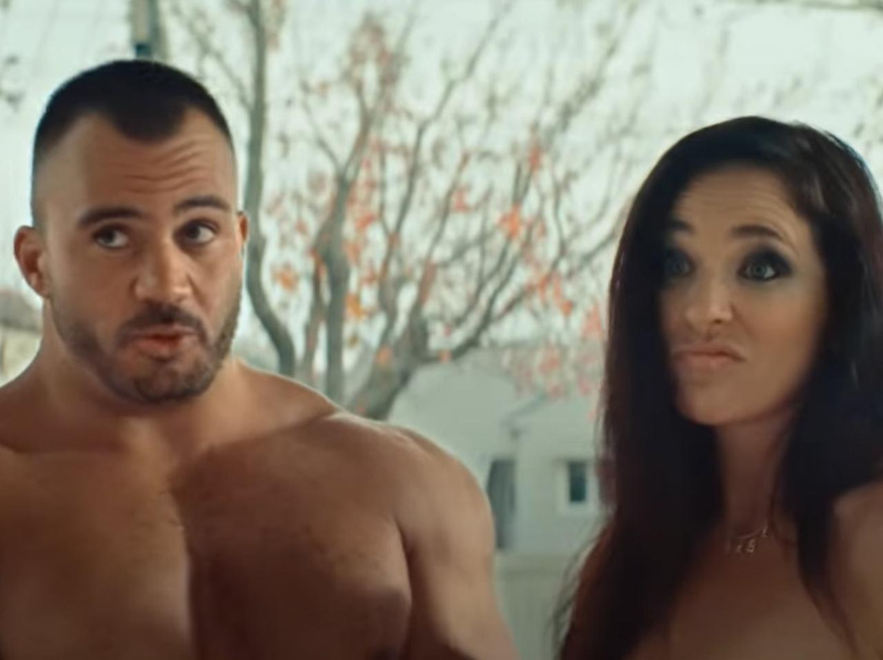 ニュージーランド政府の「ポルノ俳優」が主役の『動画』が大絶賛のワケ