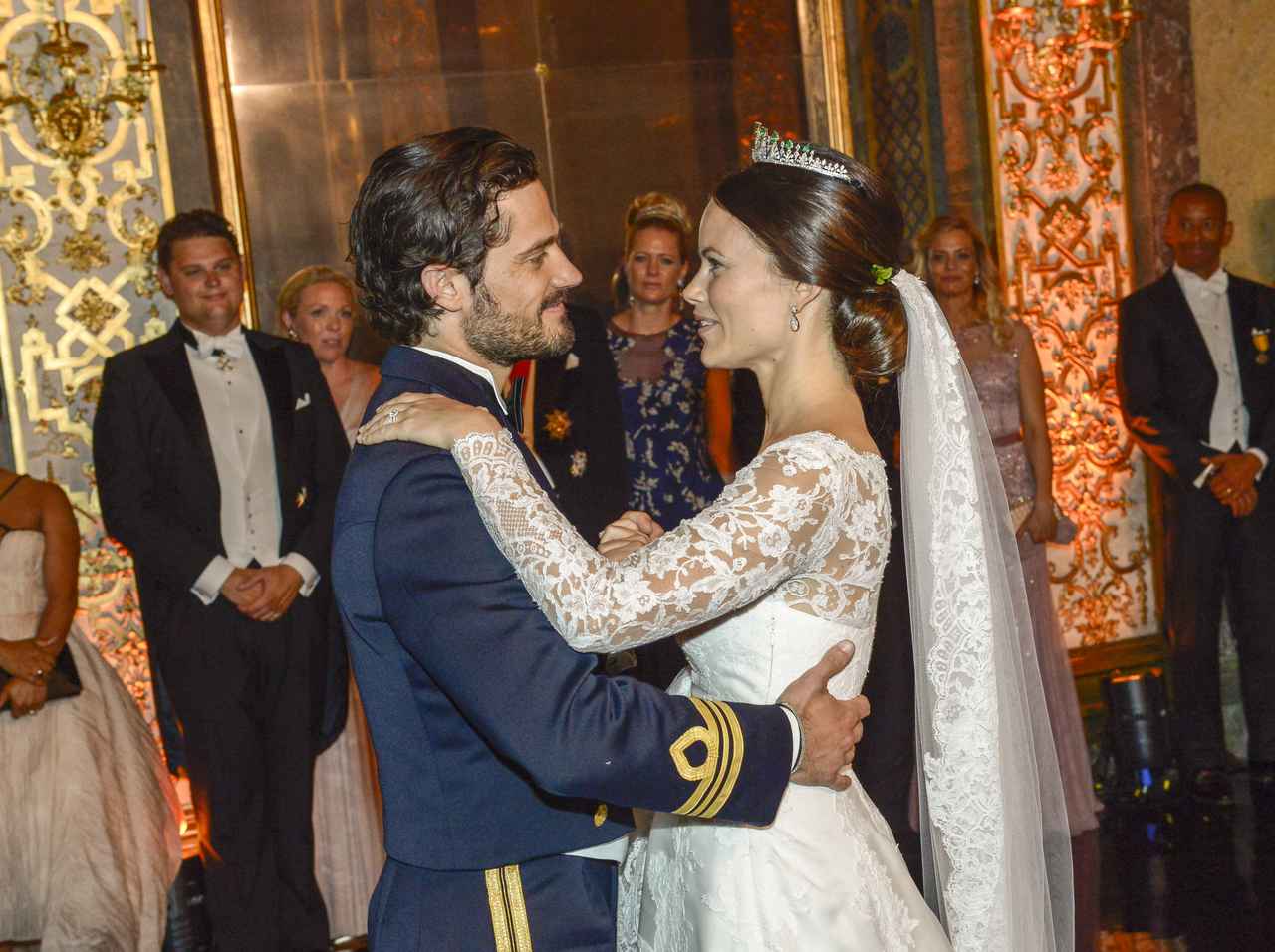 スウェーデン王室カール・フィリップ王子、結婚式の秘蔵写真がイケメンすぎる