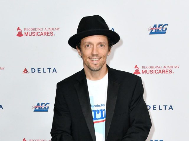 ジェイソン・ムラーズ、最新アルバムの収益をすべて人種差別の撤廃のために寄付すると宣言