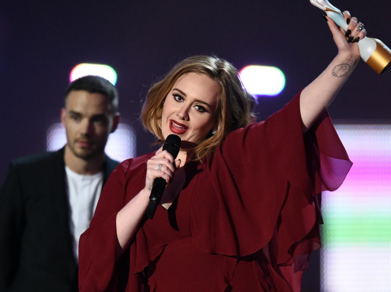 アデル、交際をウワサされる「人気ラッパー」とインスタで親密なやりとり