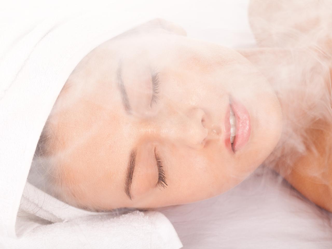 その使い方、間違ってない?しっとり美肌になれる「フェイススチーマー」の活用法