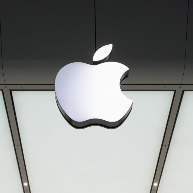 Appleは逃がさない…抗議デモで強奪のiPhoneを「遠隔操作」、その“警告文”が怖い