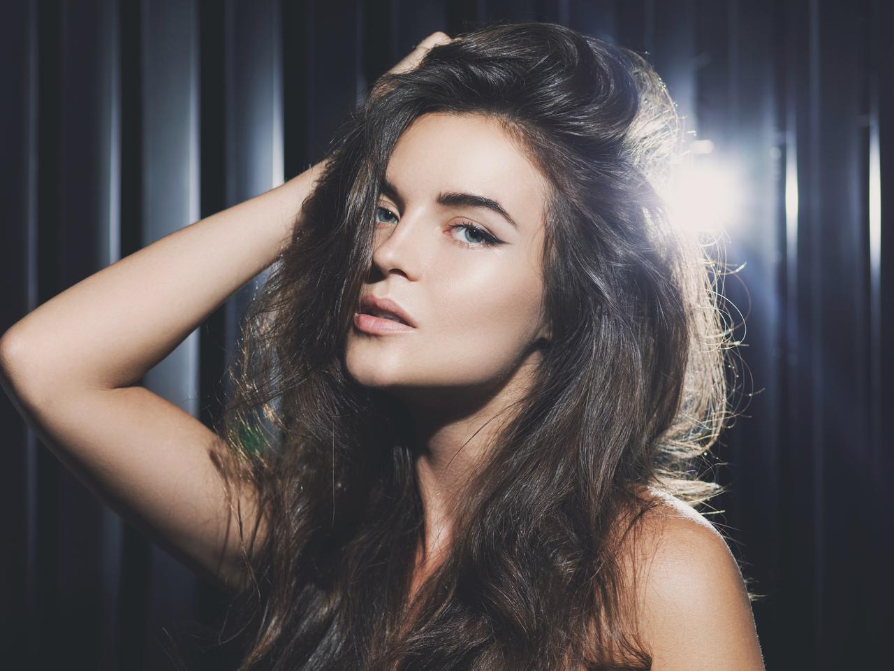 失敗ゼロ！抜け感たっぷりの“目尻だけ”アイラインを成功させるコツ