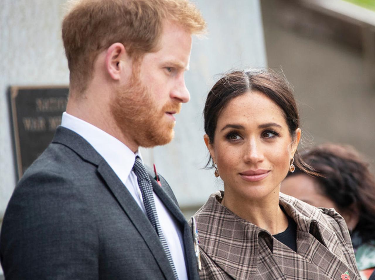 ヘンリー王子&メーガン妃、「ロイヤルの証」使用継続が反感 専門家はこう見る