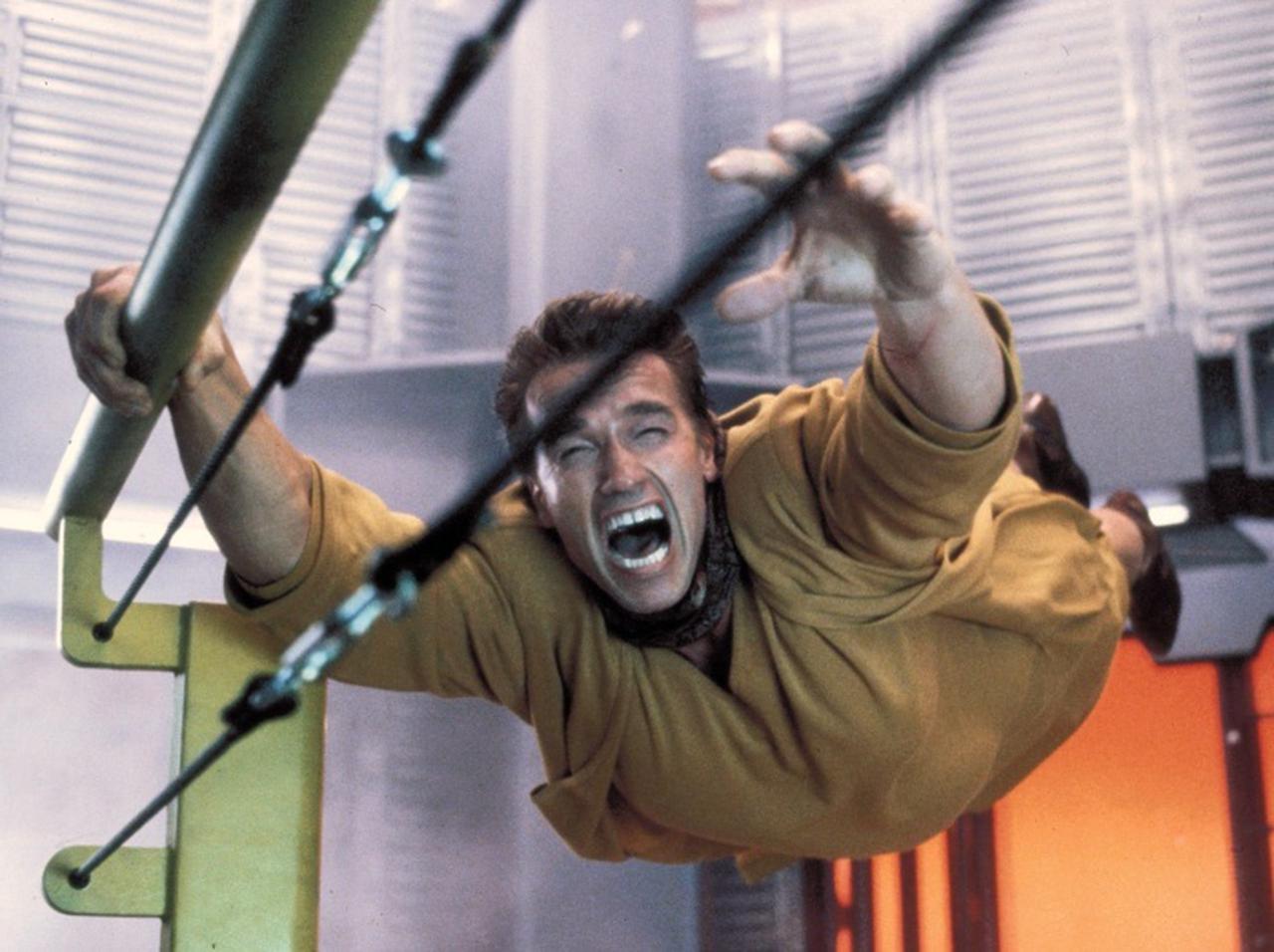 アーノルド・シュワルツェネッガーが『トータルリコール』撮影で負った大怪我に血の気が引く…