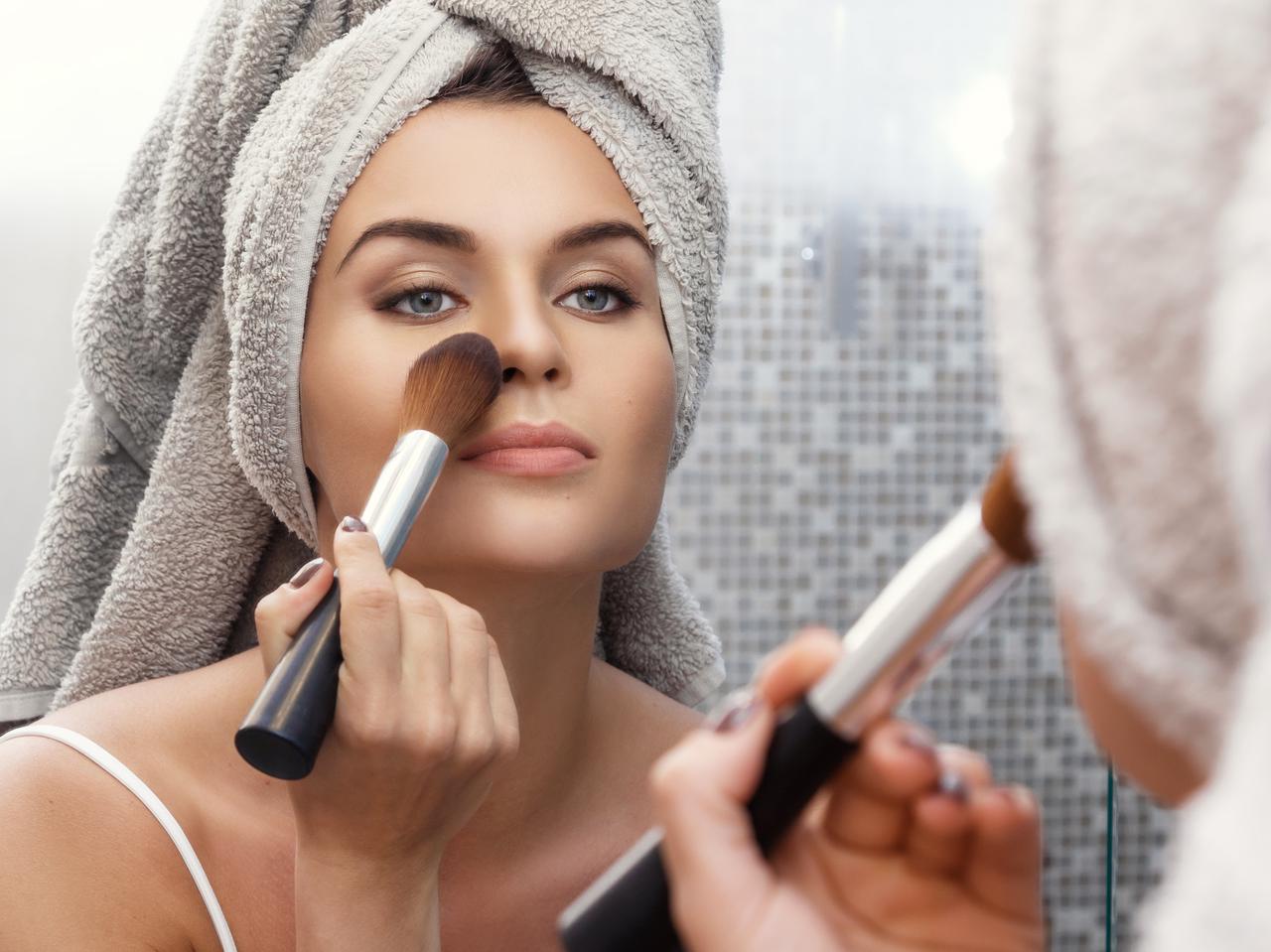 薄づきなのにカバー力抜群!毛穴レス美肌を叶えるファンデーションの塗り方