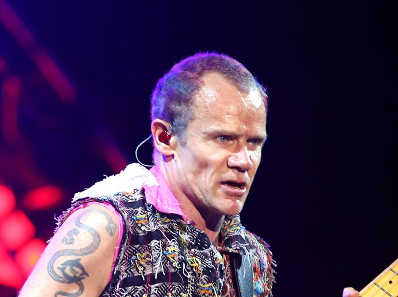 レッド・ホット・チリ・ペッパーズのフリー、ニューヘアも奇想天外