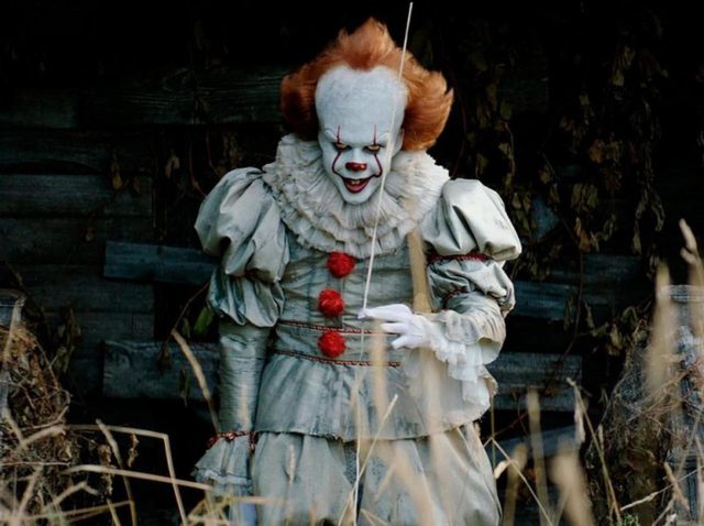 『IT/イット THE END』でベバリーがかぶったあの“赤い液体”の量がえげつない！