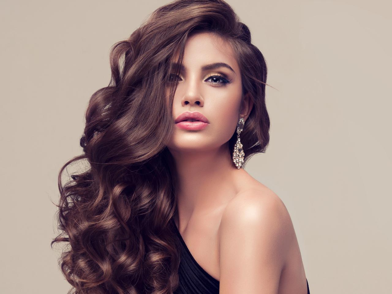 コテを使わずにゆるふわ巻き髪♡バスローブの“ある部分”を使った簡単ヘアテク