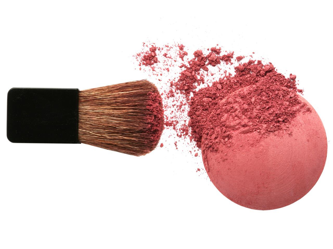 老け見えチークになってない？プロが教える若々しく見せるチークの塗り方