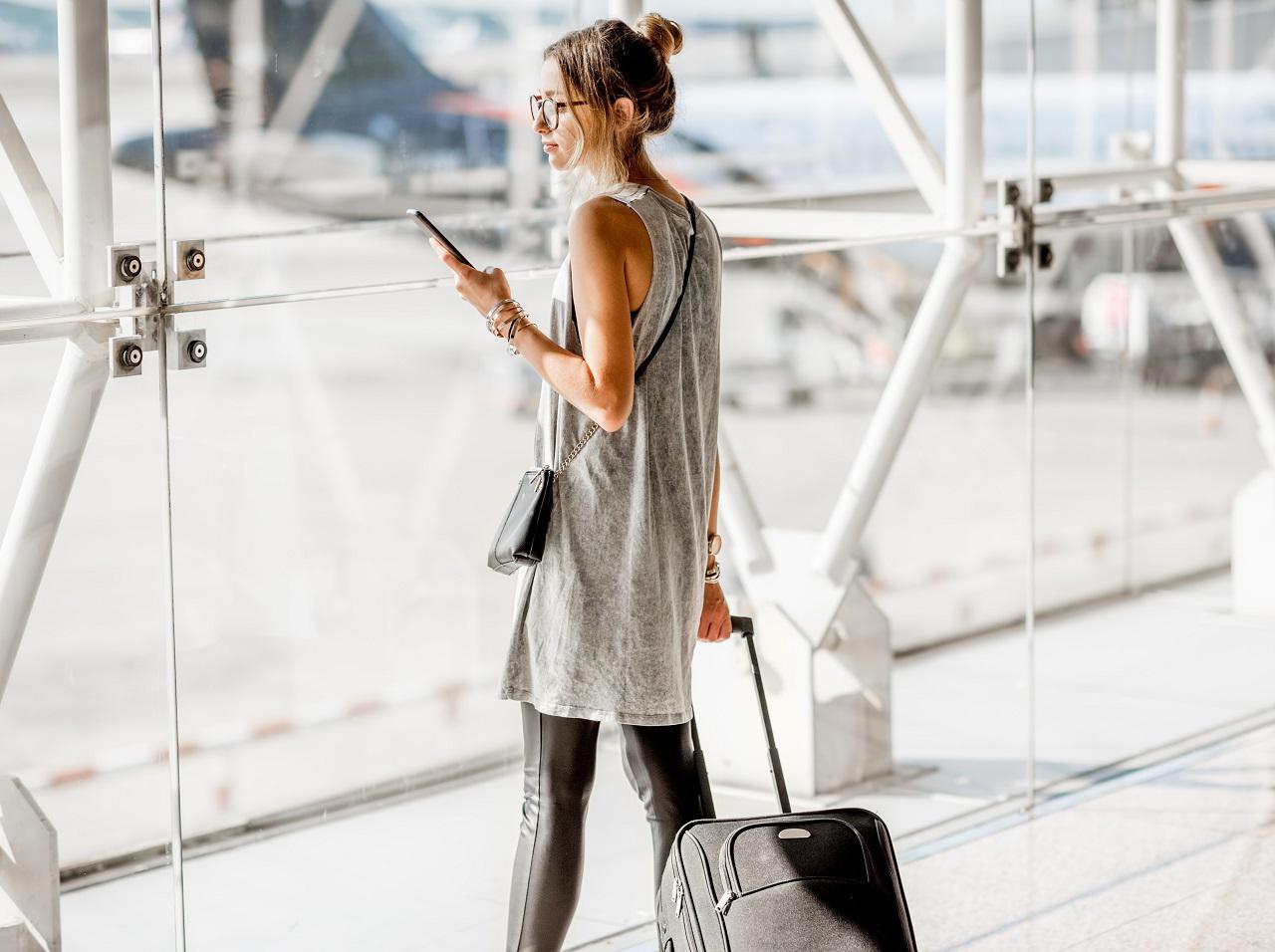 旅行に持っていくべき「マストビューティアイテム」をプロが伝授