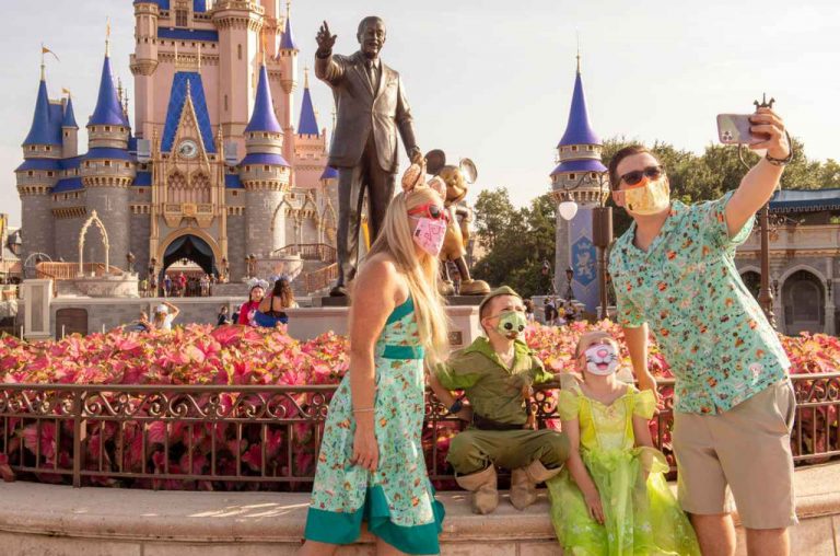 ディズニーランド、withコロナ時代の“極めつけ策”として「あの醍醐味」を禁止に