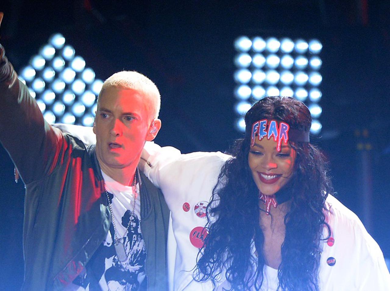 リアーナとエミネムにコラボのウワサが浮上!エミネム側の「2文字」がことの発端に