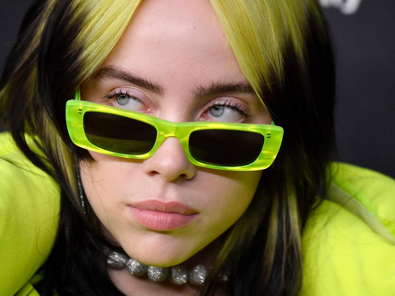 ビリー・アイリッシュの“抜け感メイク”を作るコツ＆愛用コスメ