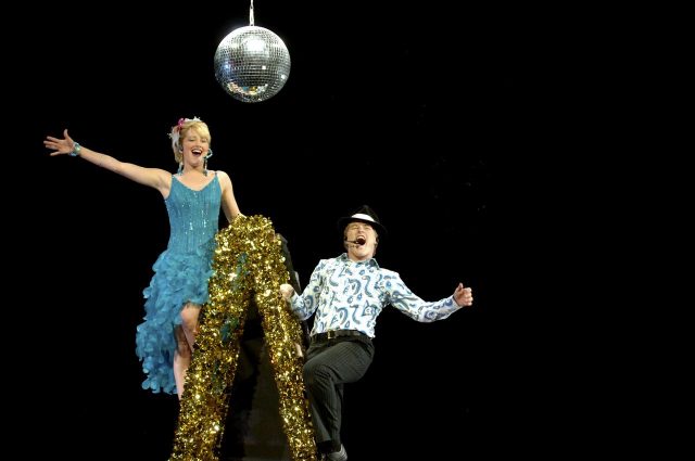 『HSM』キャストが登場する新作『ハイスクール・ミュージカル：ザ・ミュージカル』第8話がついに日本配信！